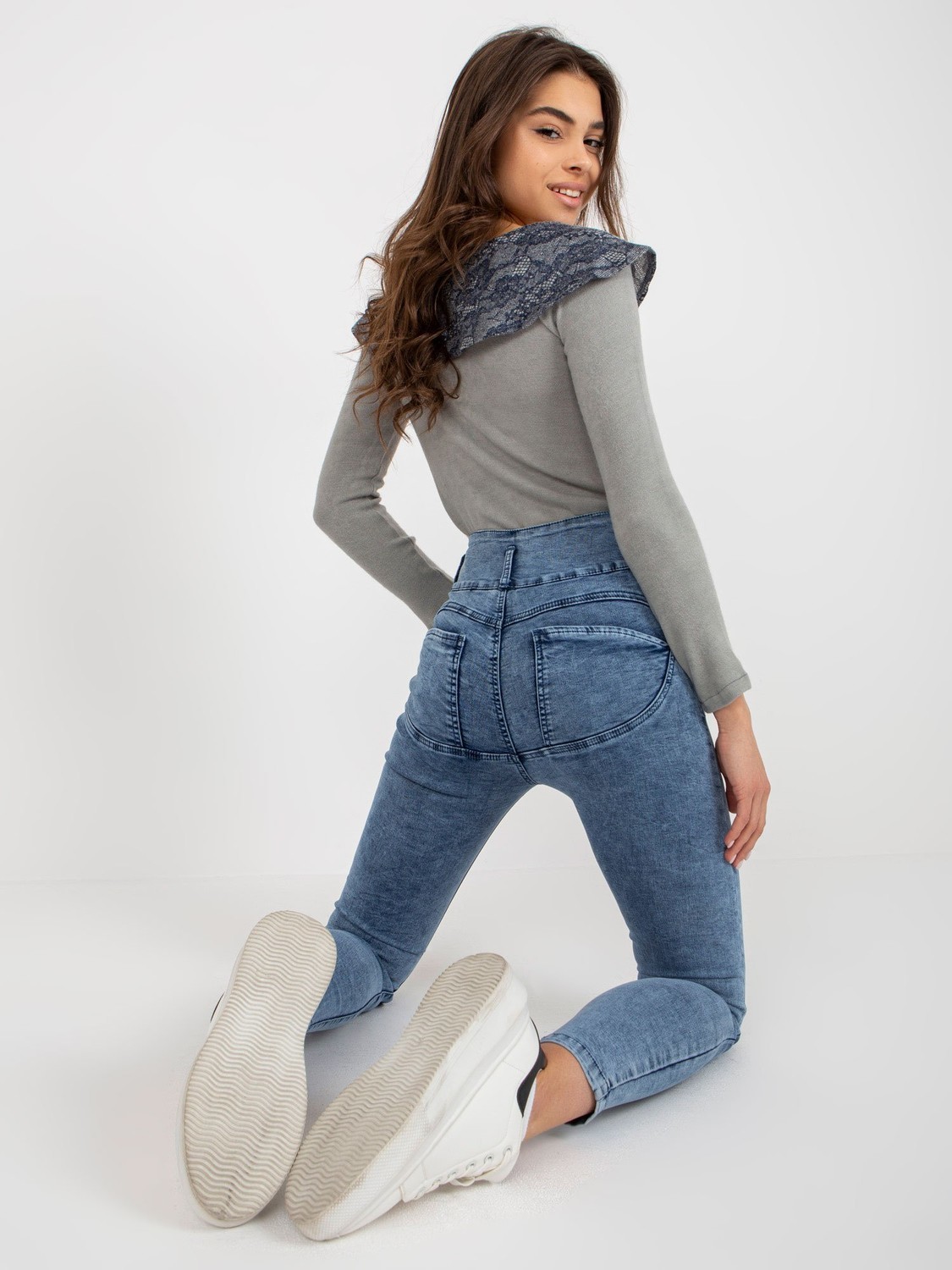 Blue jeans with high waist