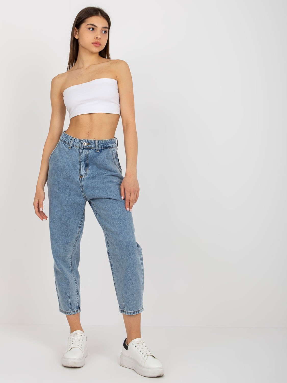 Women's blue jeans with high waist