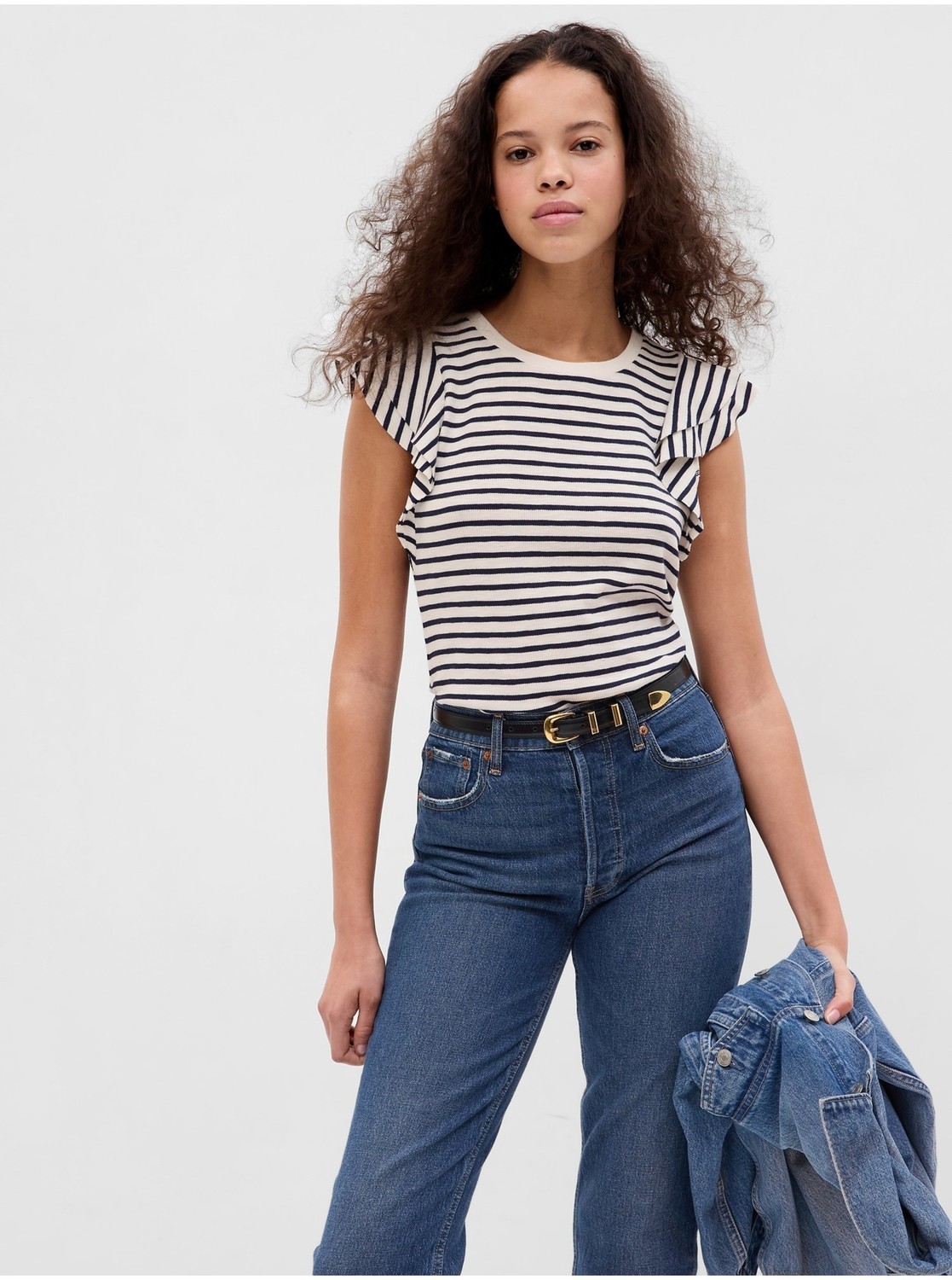 Čierno-biele dámske pruhované tričko s volánovými rukávmi GAP