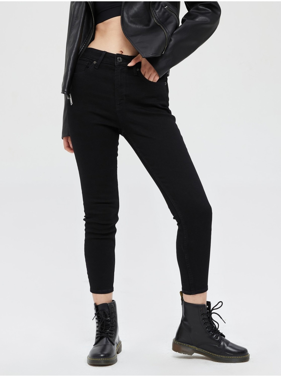 Čierne dámske rifle GAP