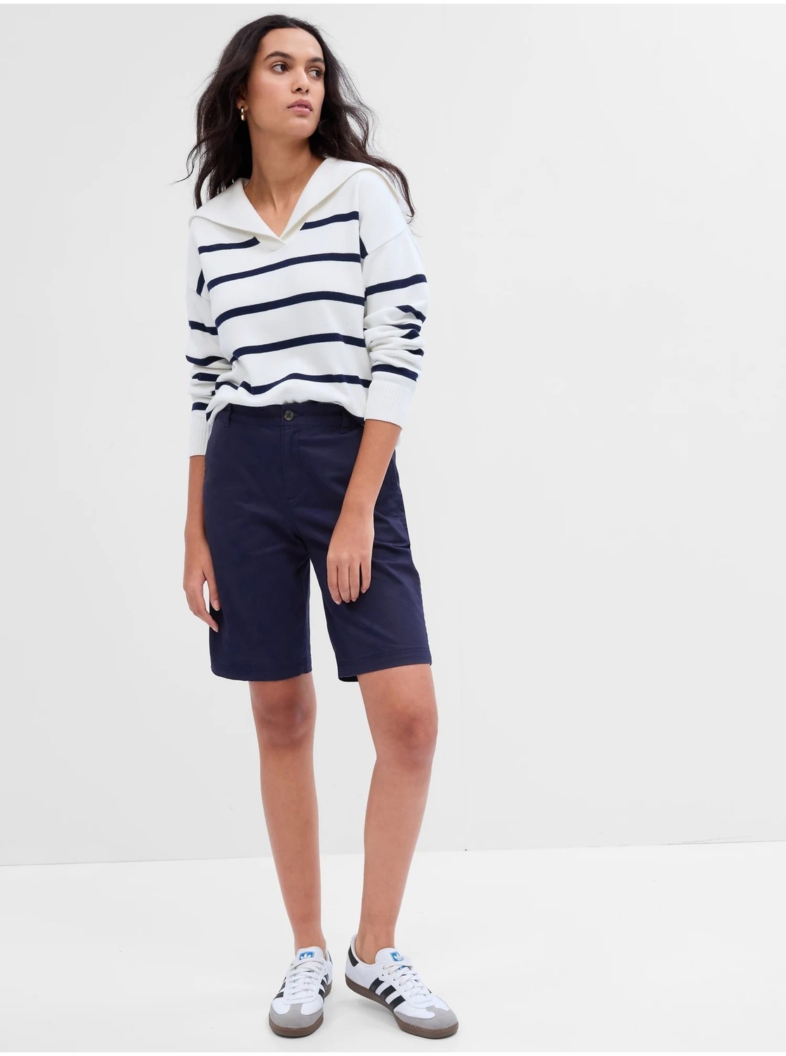 Tmavomodré dámske šortky GAP