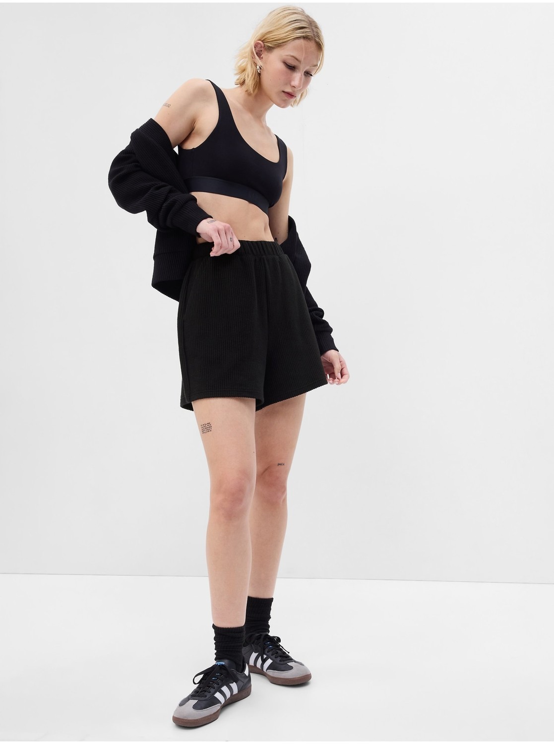 Čierne dámske kraťasy Gap