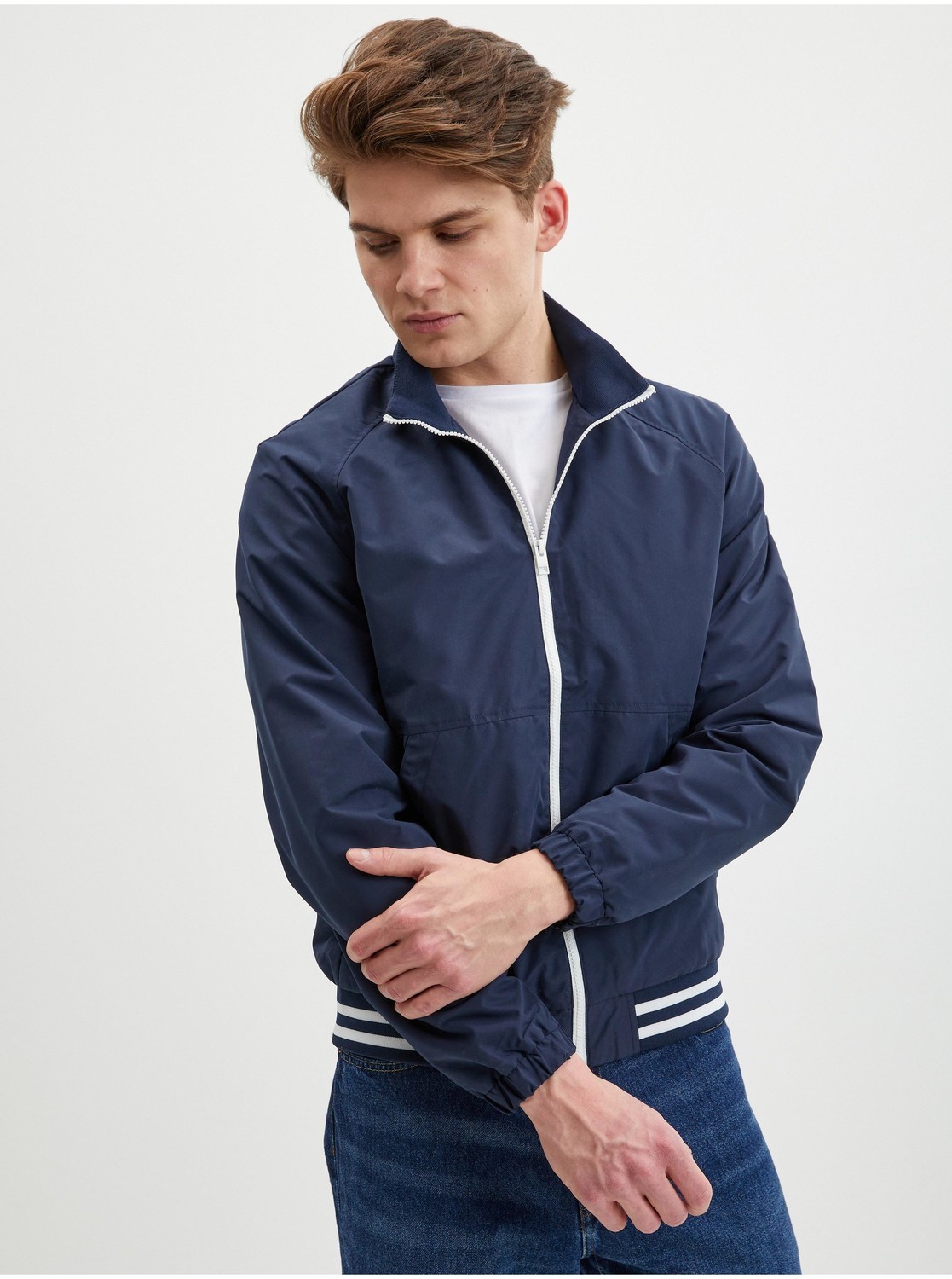 Tmavomodrá pánska ľahká bunda Jack & Jones Luke