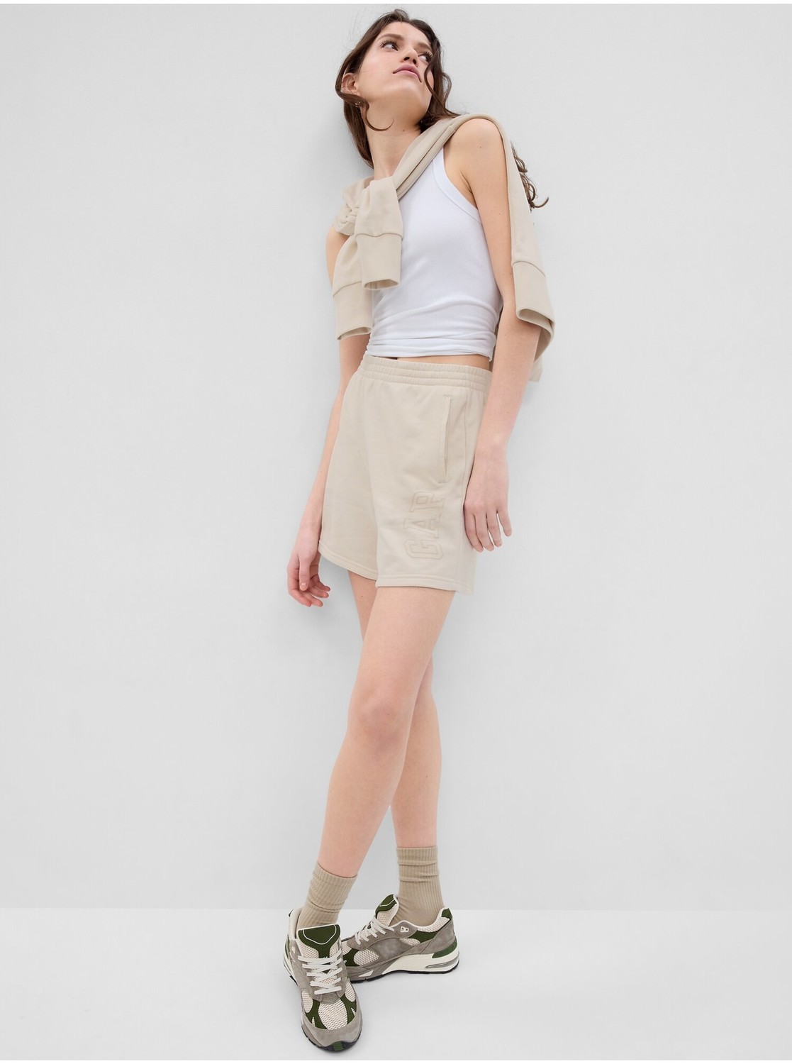 Béžové dámske teplákové šortky GAP