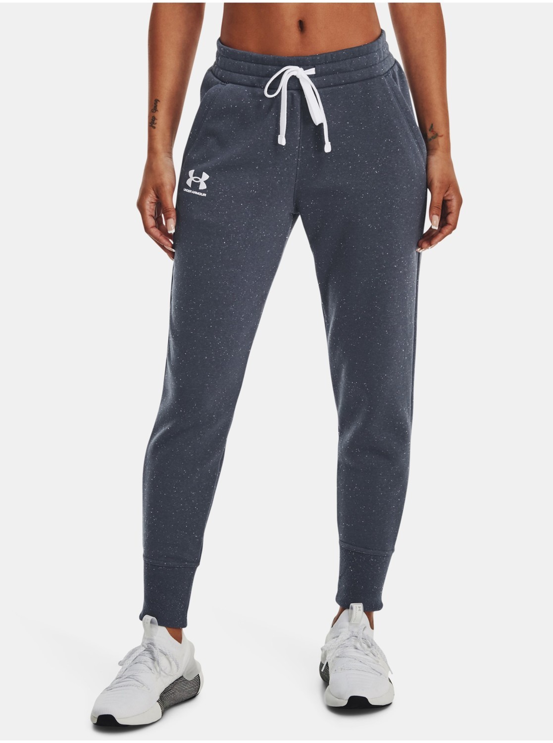 Tepláky pre ženy Under Armour - sivá