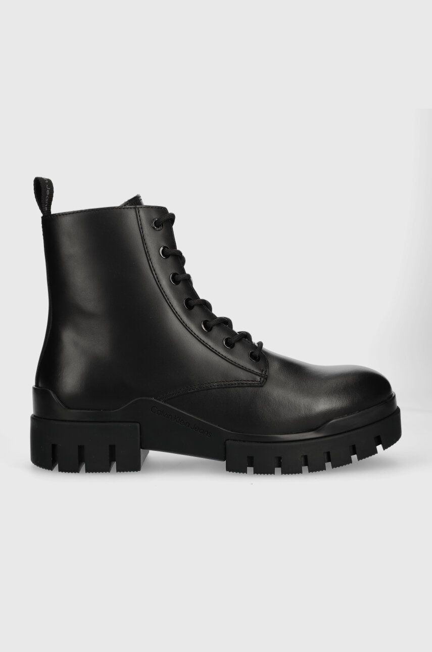 Kožená obuv Calvin Klein Jeans TRANSP COMBAT MID LACEUP LTH pánske, čierna farba, YM0YM00755