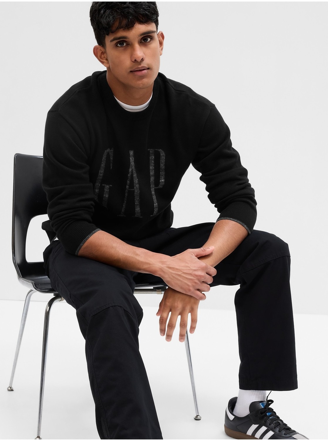 Čierny pánsky sveter Gap