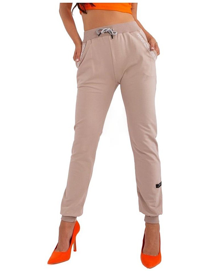 Béžové tepláky s vreckami