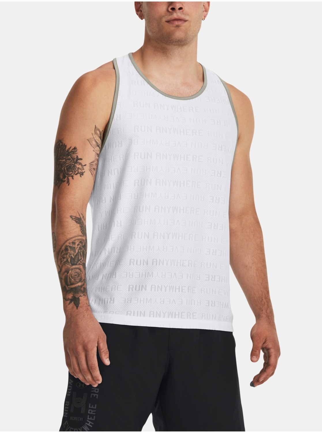 Biele pánske športové vzorované tielko Under Armour Everywhere