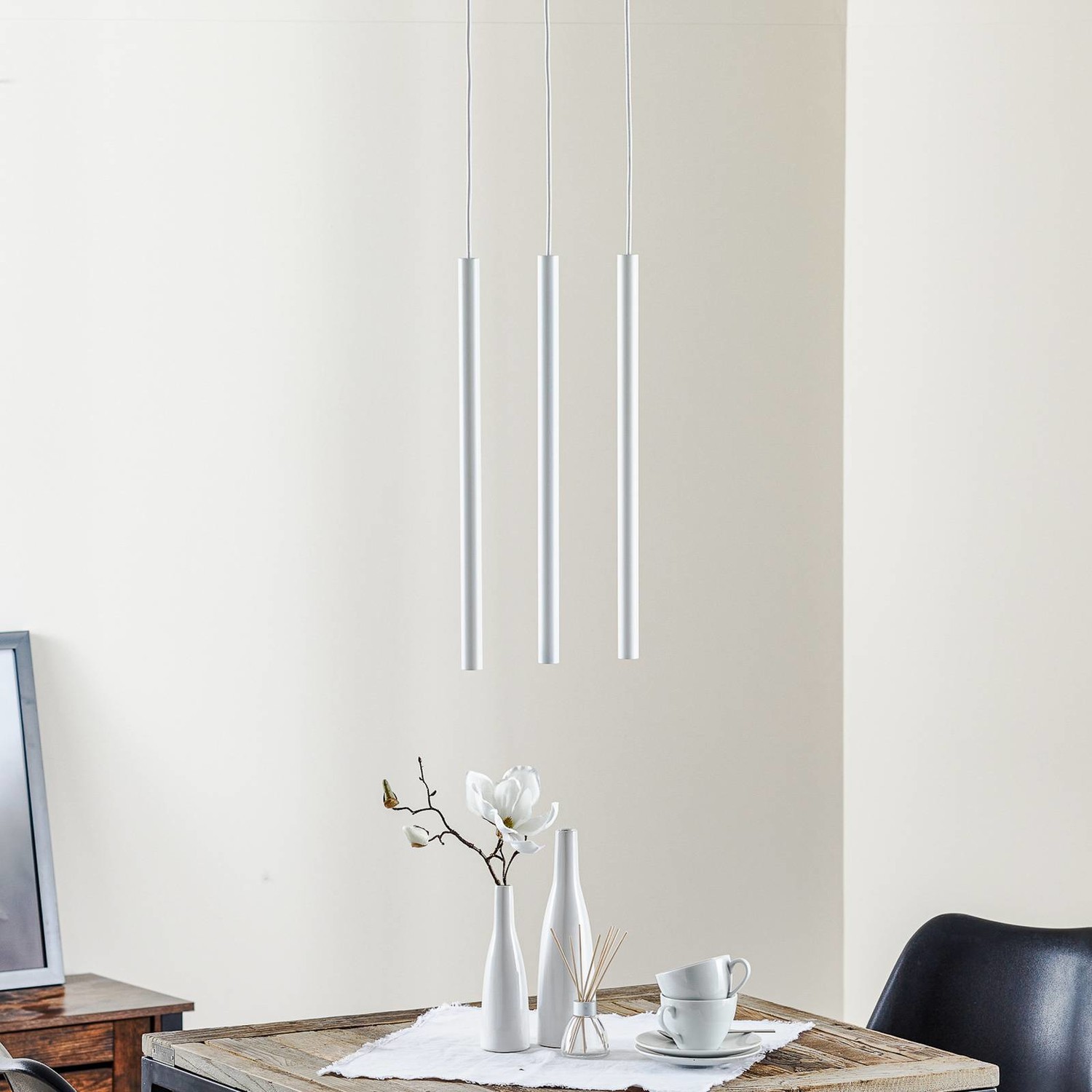 Závesná lampa Thin, biela, 3-plameňová, lineárna