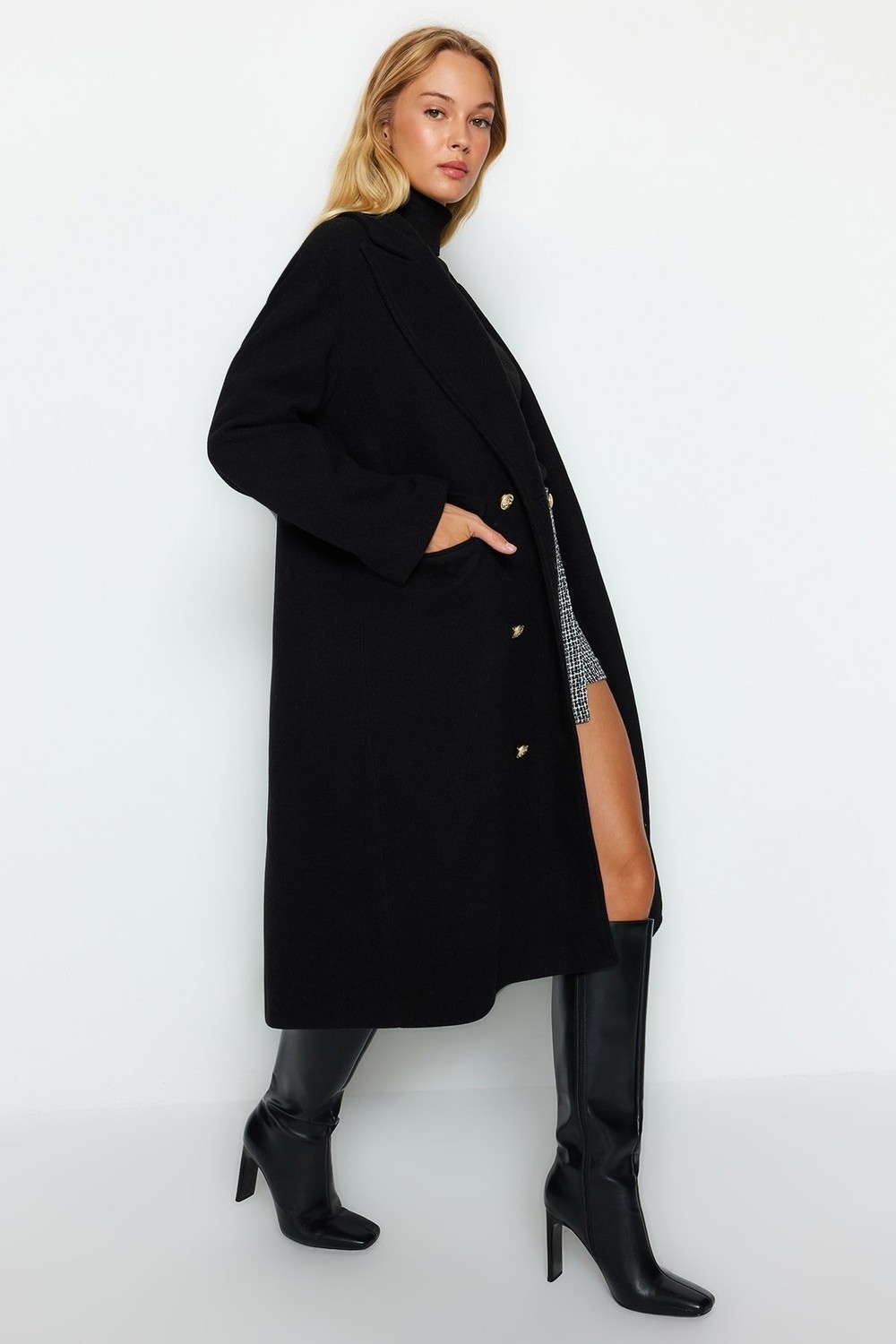 Trendyol Black Oversize Wide Cut Gold Button Detailed Long Stamped Coat
