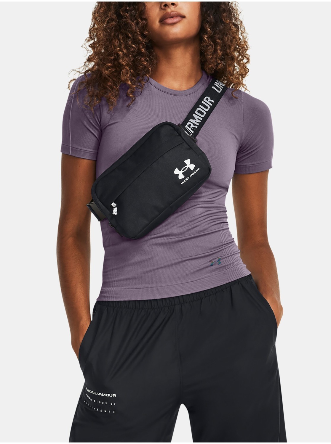 Čierna športová ľadvinka Under Armour UA Loudon Waist Bag Xbody