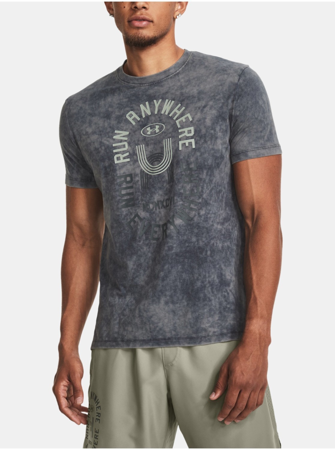 Šedé pánske športové tričko Under Armour Anywhere