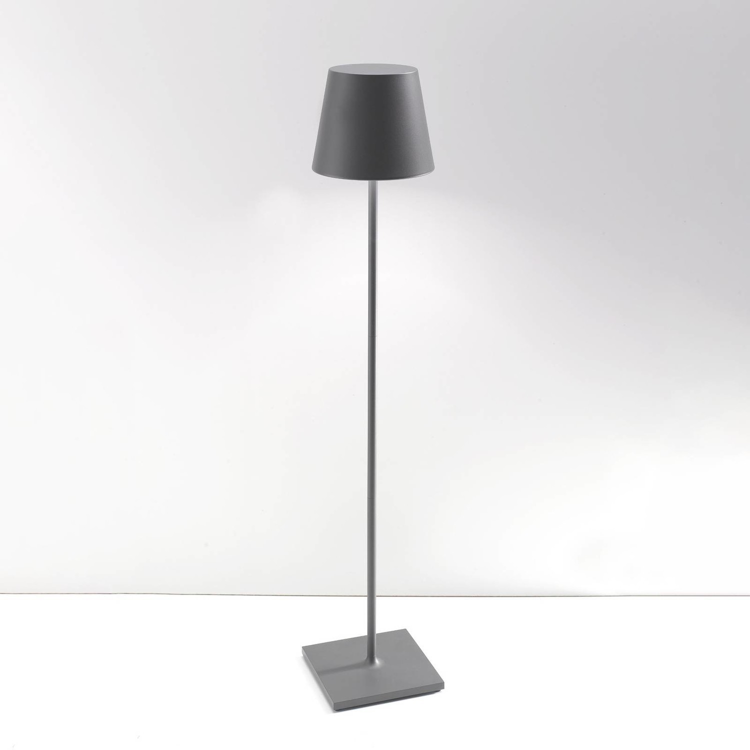 Zafferano Poldina XXL lampa na batérie IP54 sivá