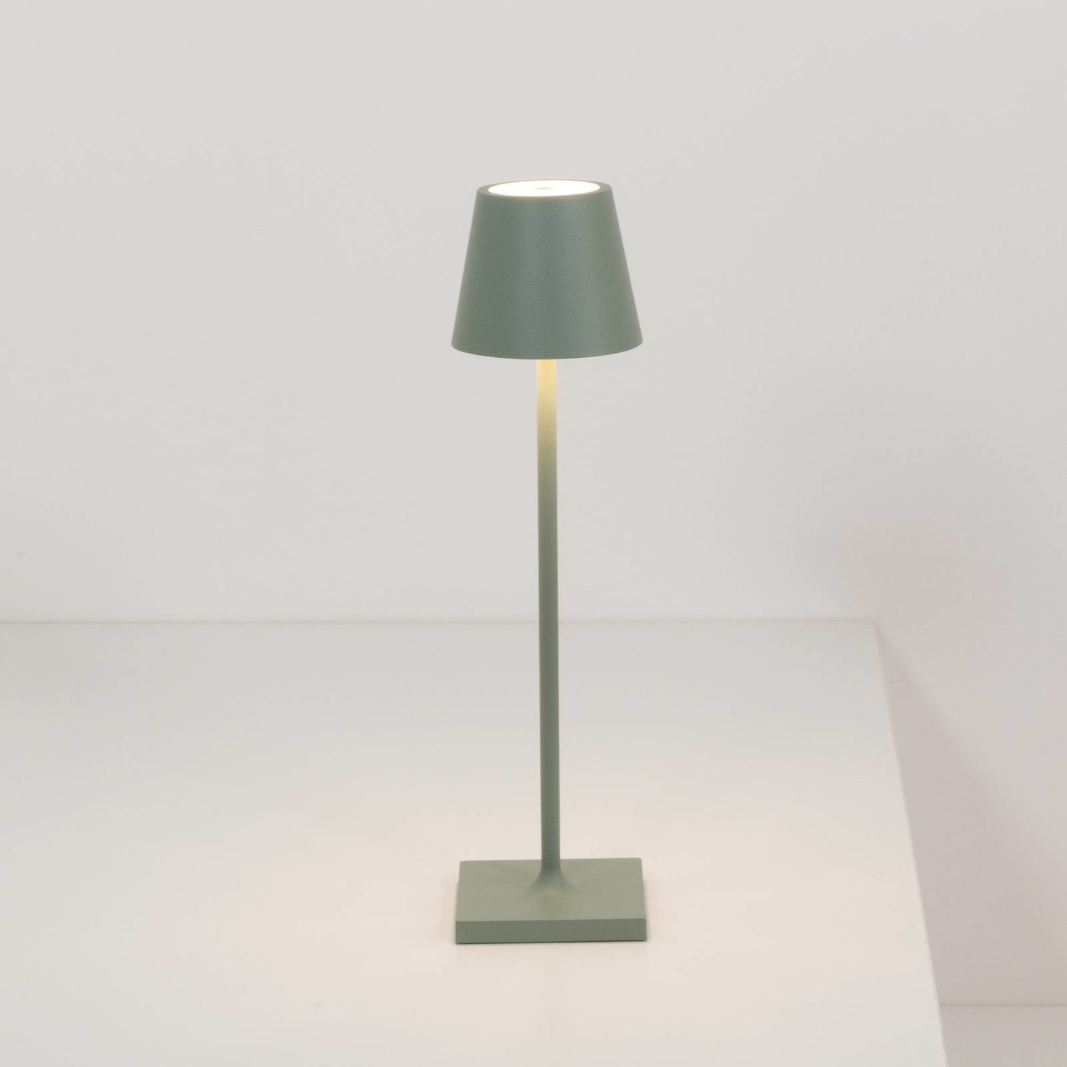 Zafferano Poldina micro lampa batérie IP65 ružová