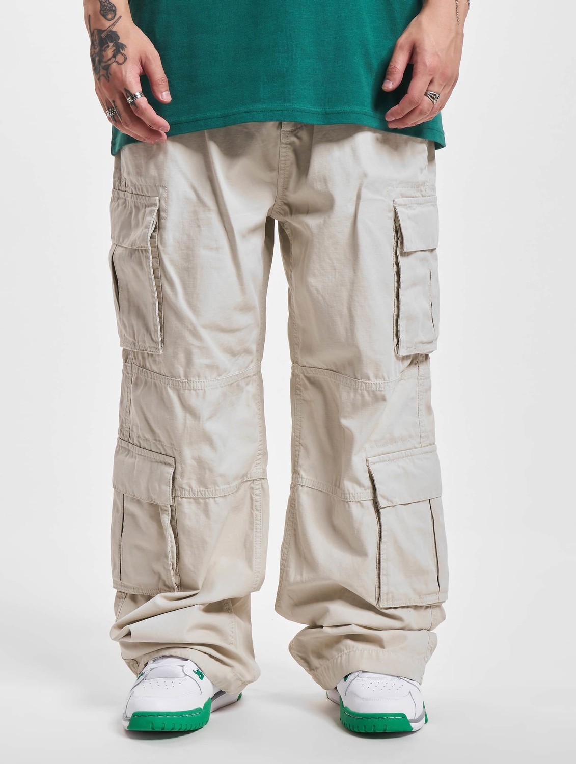 vBasic Men beige