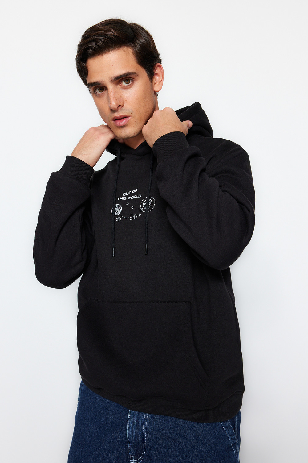 Trendyol Black Men's Regular/Regular fit with Space Embroidery Hoodie. Sweatshirt.