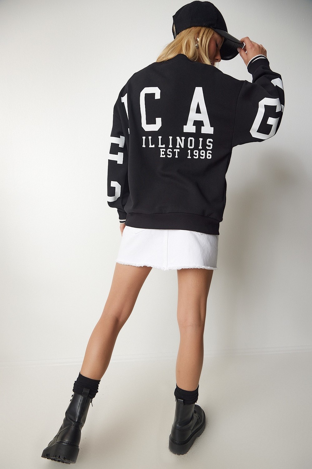 Happiness İstanbul Women's Black Printed Oversized Sweatshirt