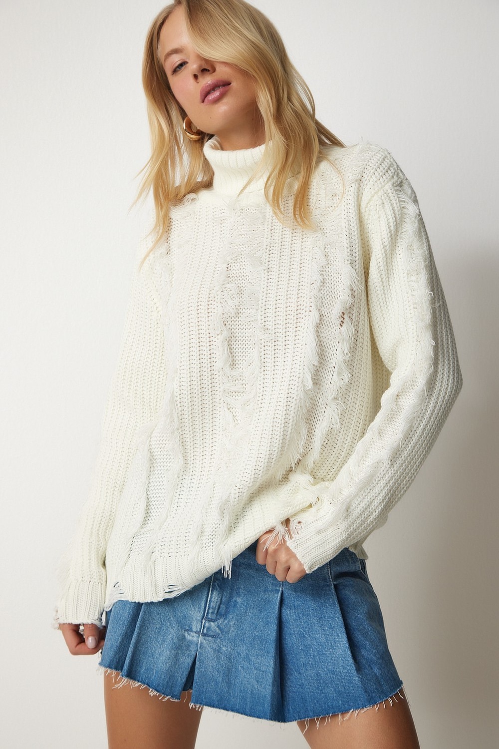 Happiness İstanbul Women's Bone Tassel And Torn Detailed Knitwear Sweater