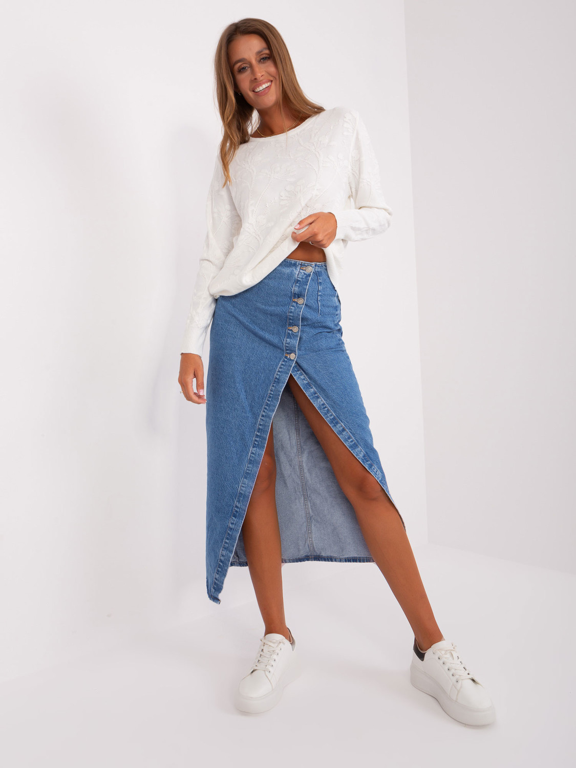 Classic ecru sweater with a round neckline