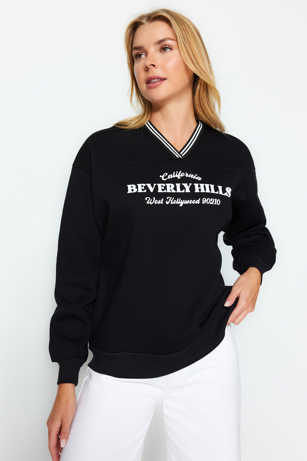 Trendyol Black Oversize/Wide Fit Knitwear Detailed with a tagline, Fleece Inside Knitted Sweatshirt