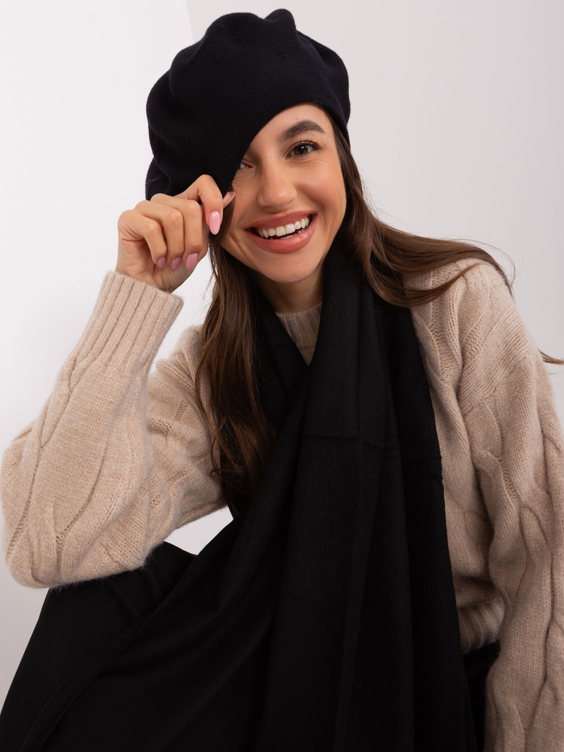 Black monochrome women's beret