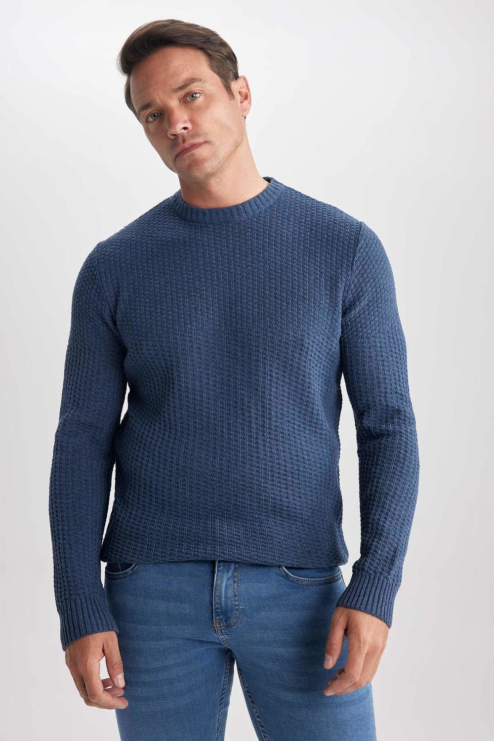 DEFACTO Standard Fit Crew Neck Knitwear Pullover