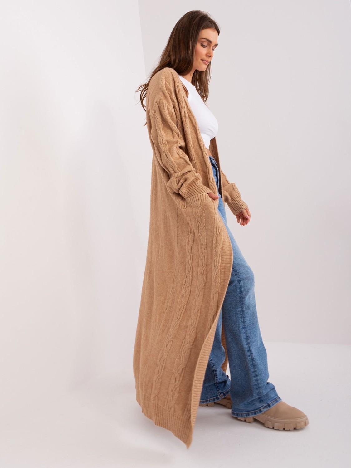 Camel long sweater with cables
