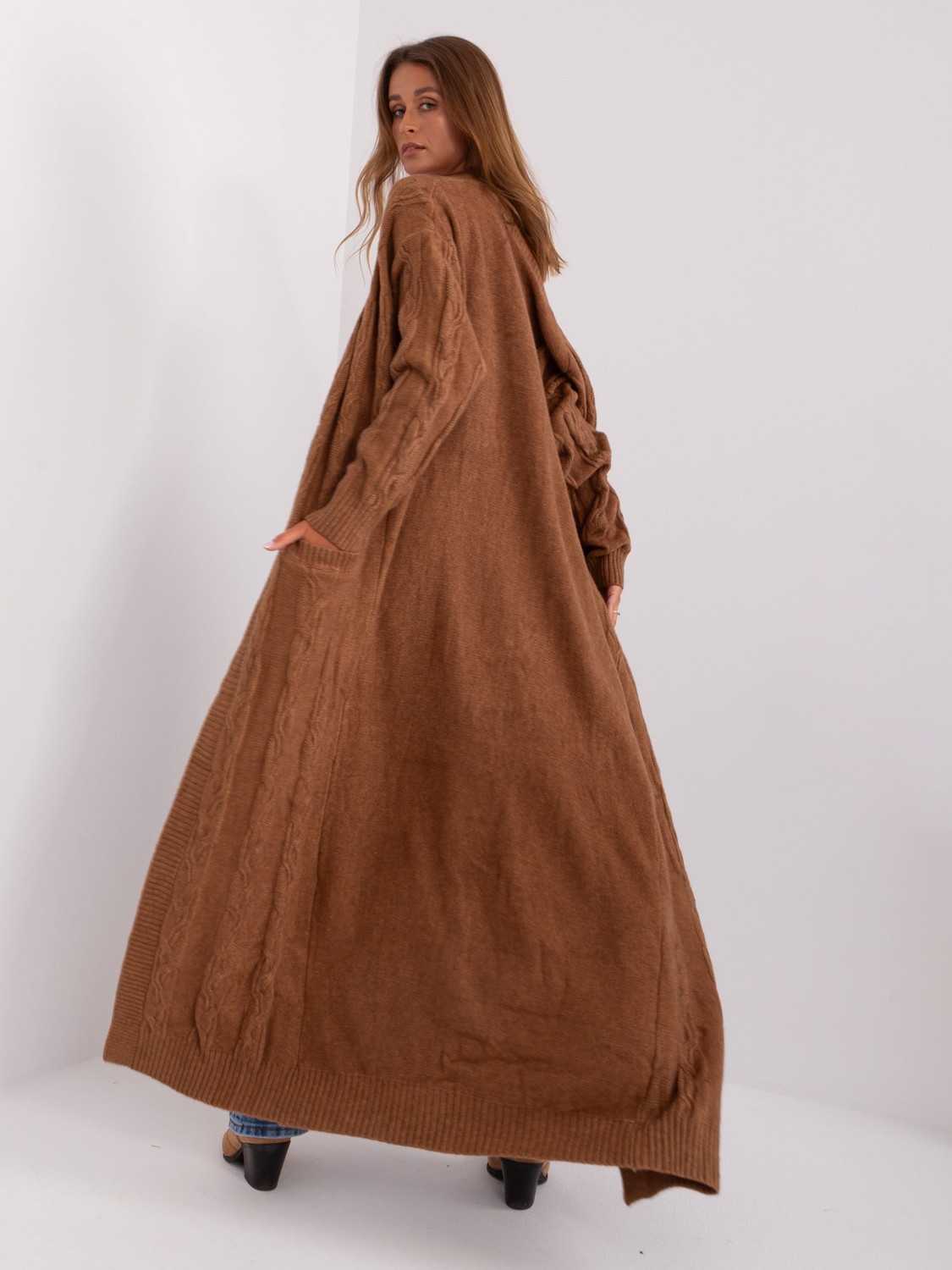 Brown maxi cardigan without closure