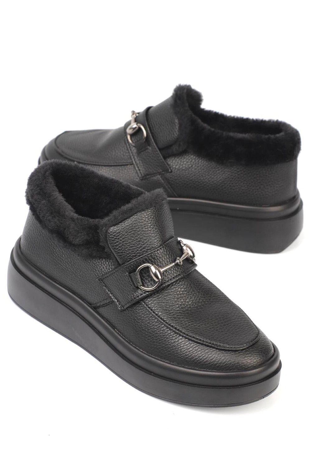 Capone Outfitters Women's Capone Lace-Up Loafers