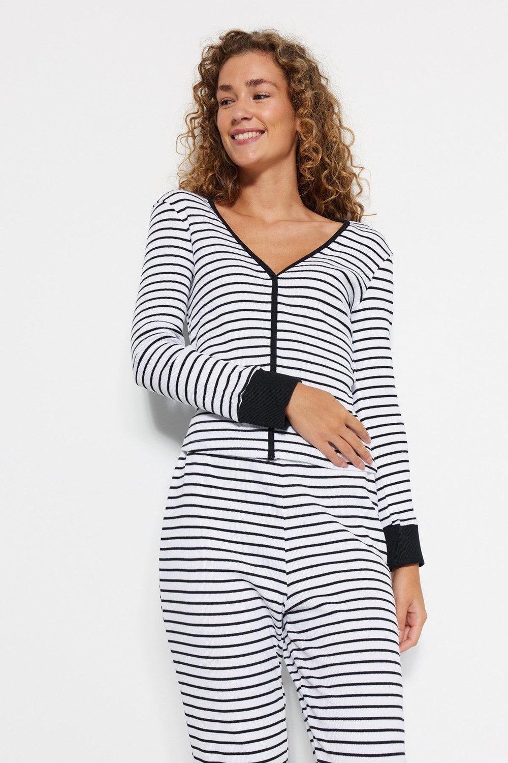Trendyol Black and White Striped Cuff and Pile Detailed Tshirt- Jogger Knitted Pajamas Set
