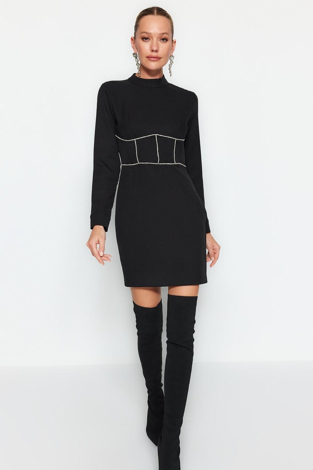 Trendyol Black Fitted Evening Dress with Sequins