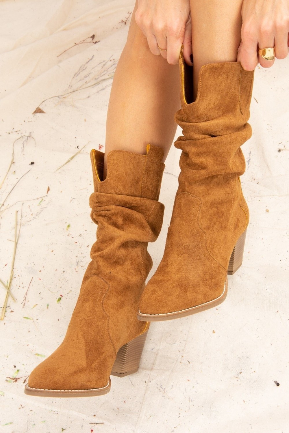 Fox Shoes Women's Tan Suede Boots