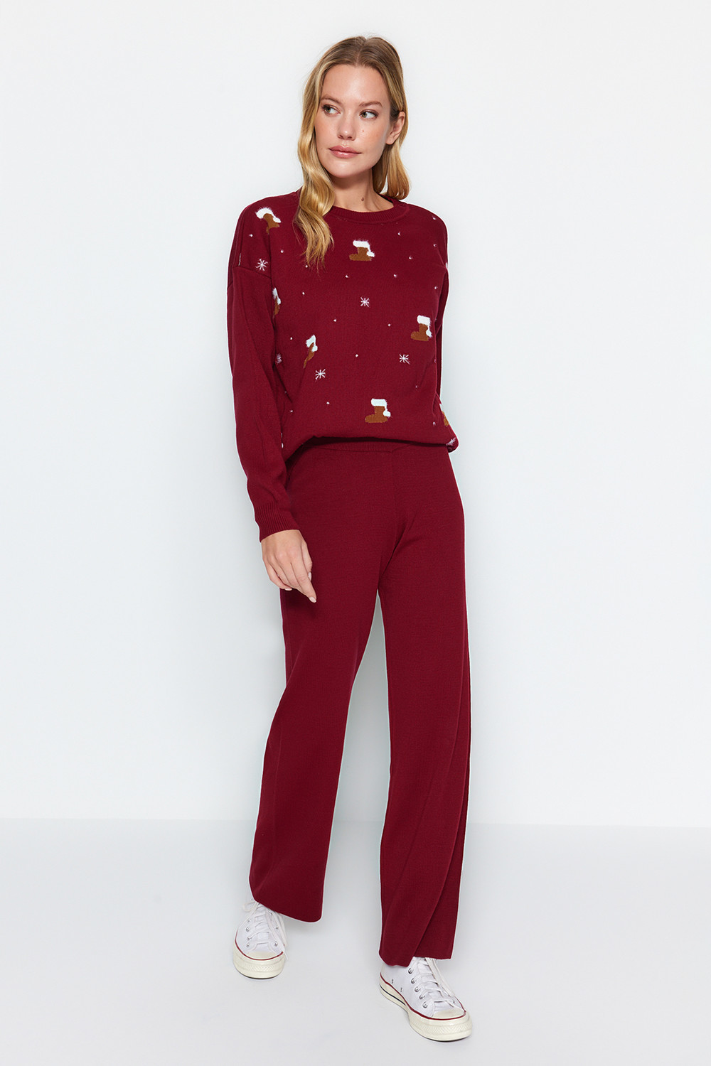 Trendyol Red Christmas Themed Bottom-Top Set with a Soft Textured, Feathered Knitwear