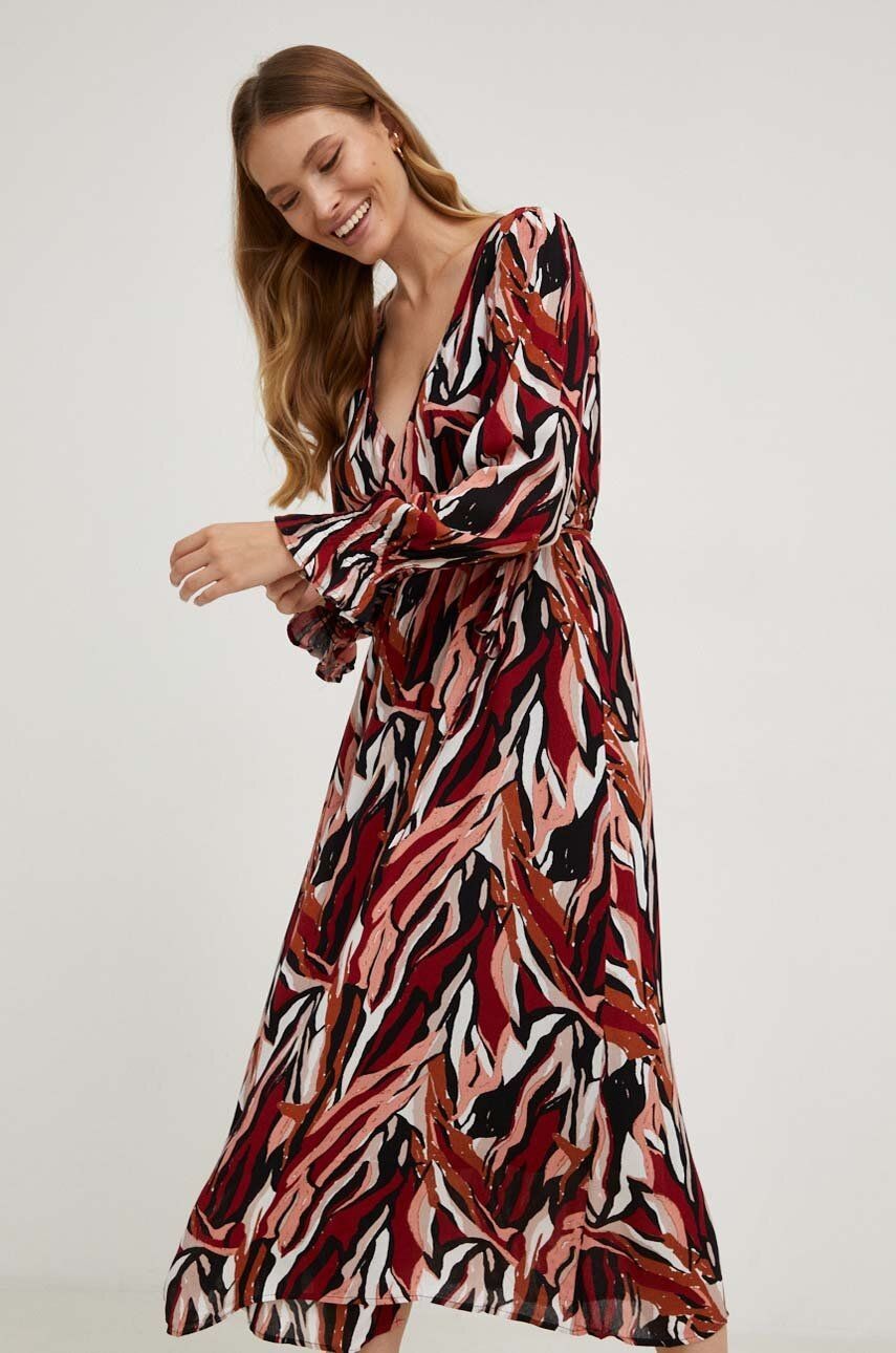 Šaty Answear Lab bordová farba, midi, áčkový strih