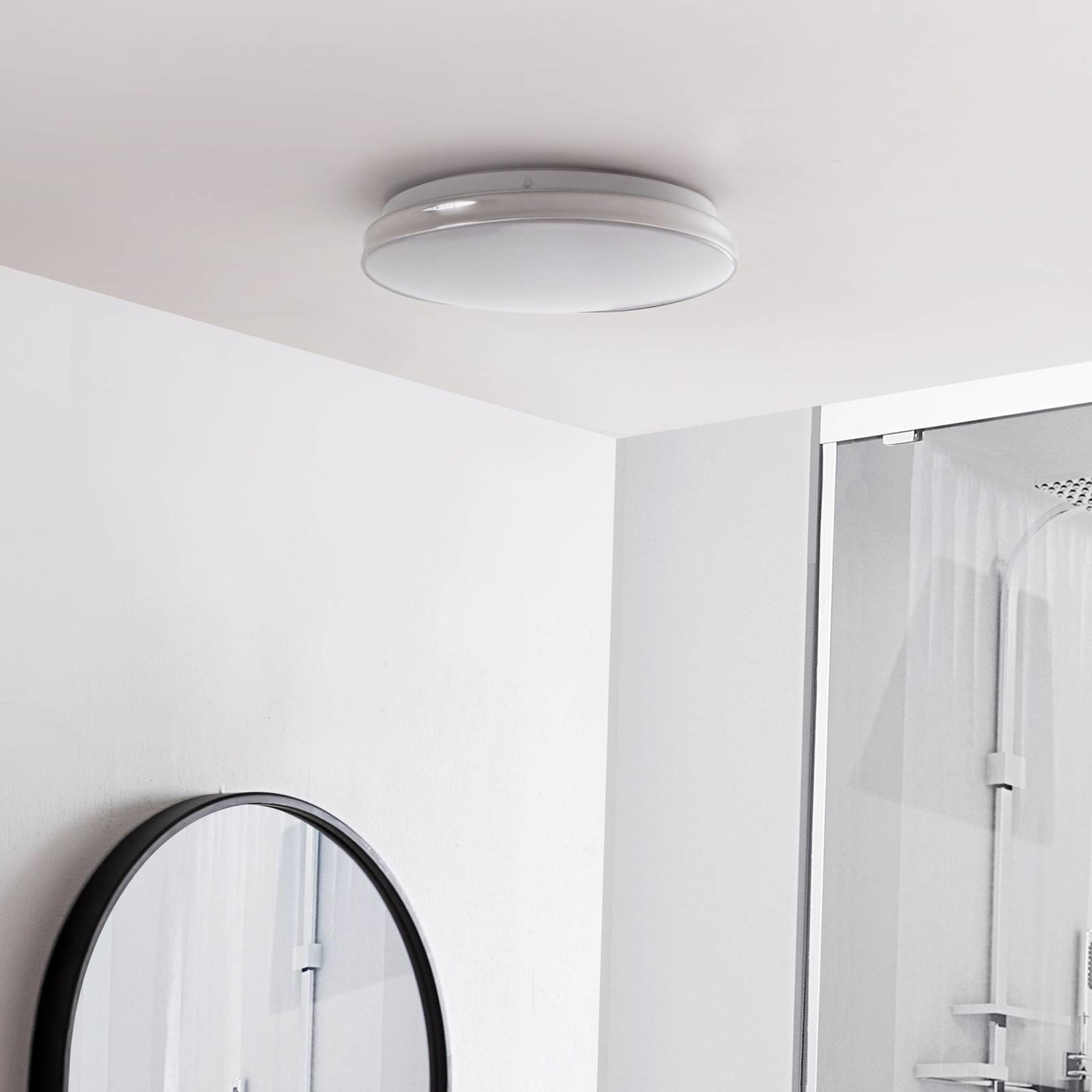 Lindby Silvryn LED svetlo chróm/biela 3 000 K