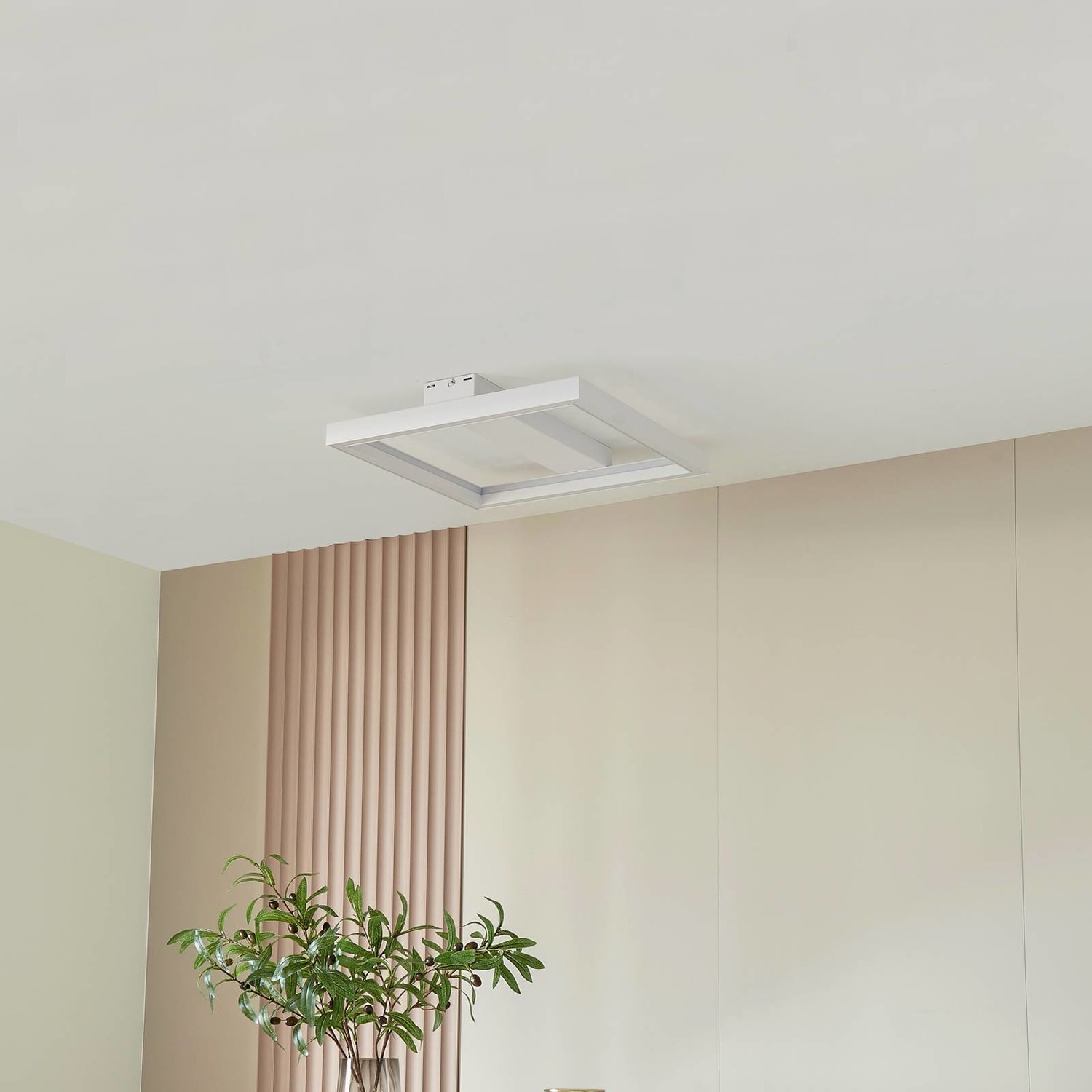 Lucande Tjado stropné LED svetlo 50 cm biela