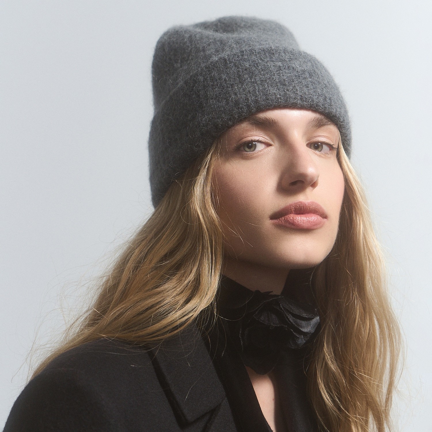 Reserved - Čiapka beanie s prímesou alpaky - Šedá