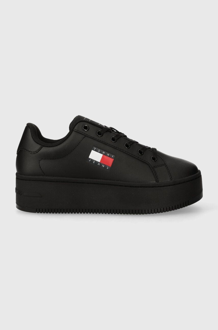 Kožené tenisky Tommy Jeans TJW FLATFORM ESS čierna farba, EN0EN02518