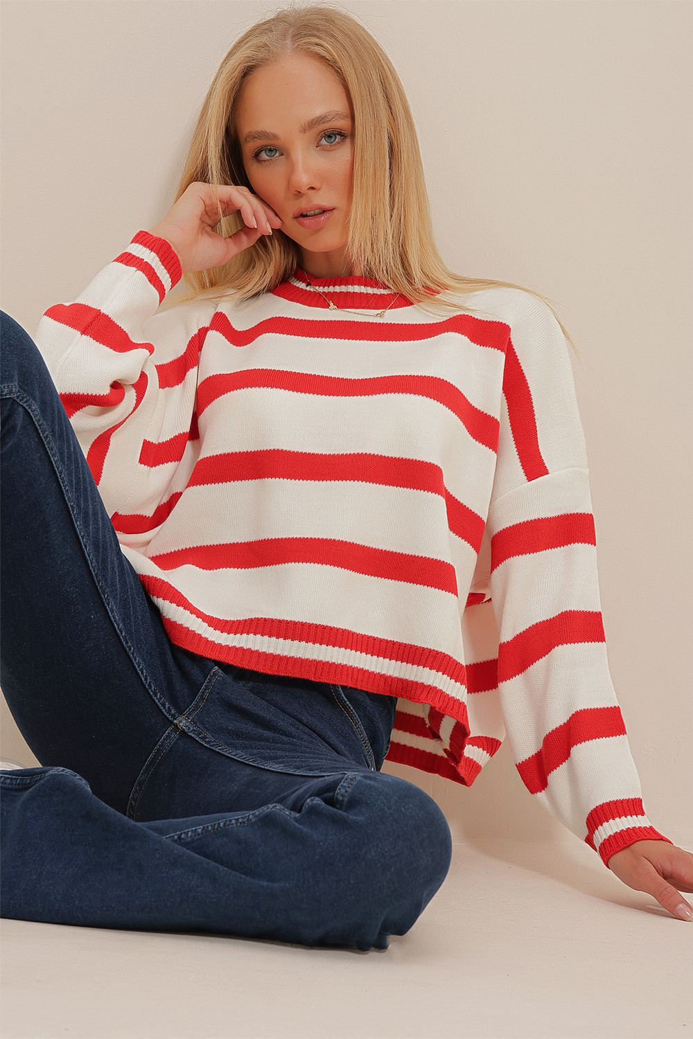 Trend Alaçatı Stili Women's Red Crew Neck Striped Crop Oversize Knitwear Sweater