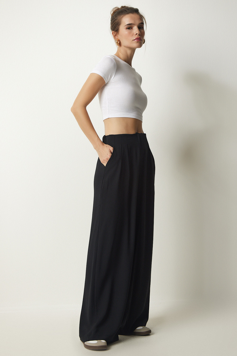 Happiness İstanbul Women's Black Pleated Palazzo Trousers