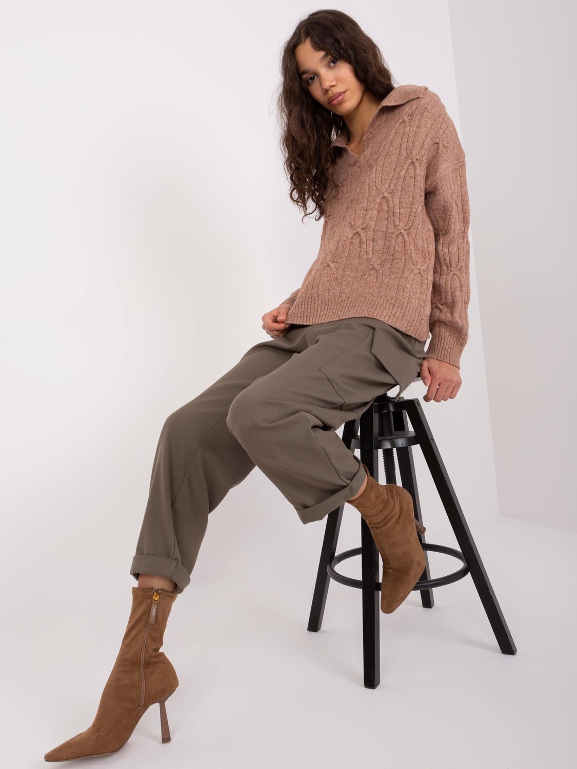 Brown sweater with cables, loose fit