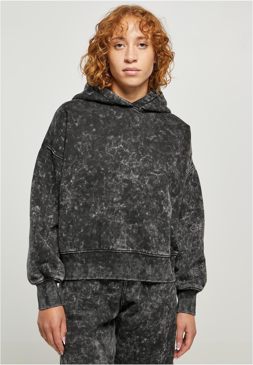 Women's oversized towel with hood, black