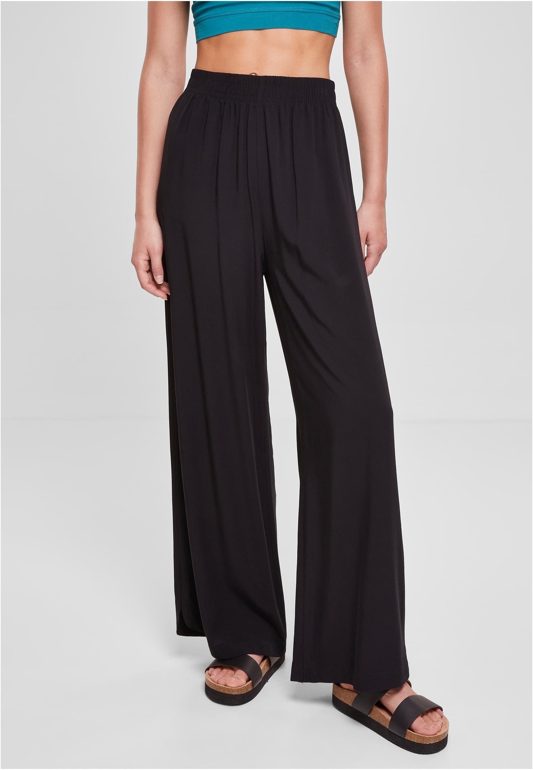 Women's wide viscose trousers in black color