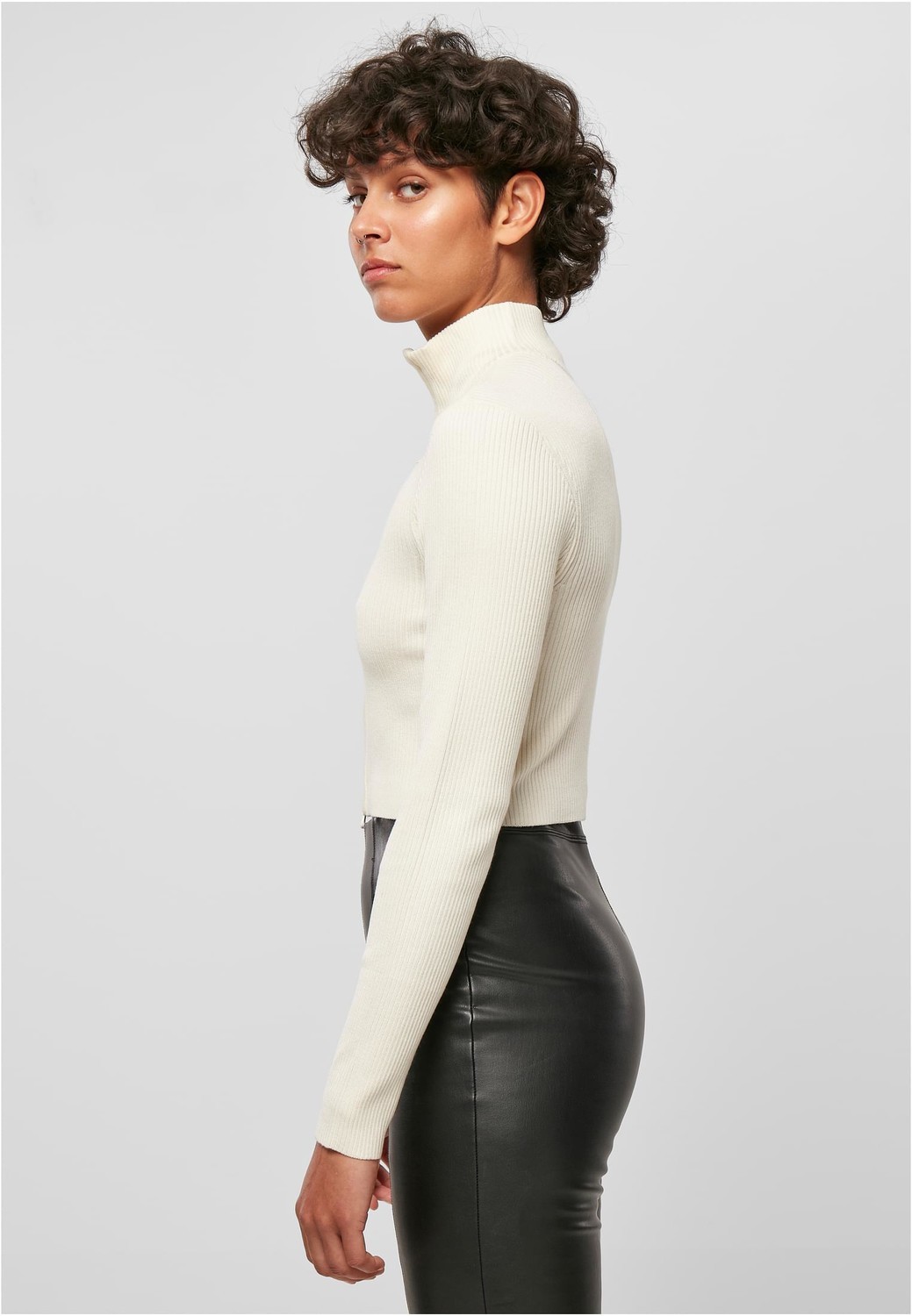 Women's sweater with a zipper with cropped rib knit whitesand