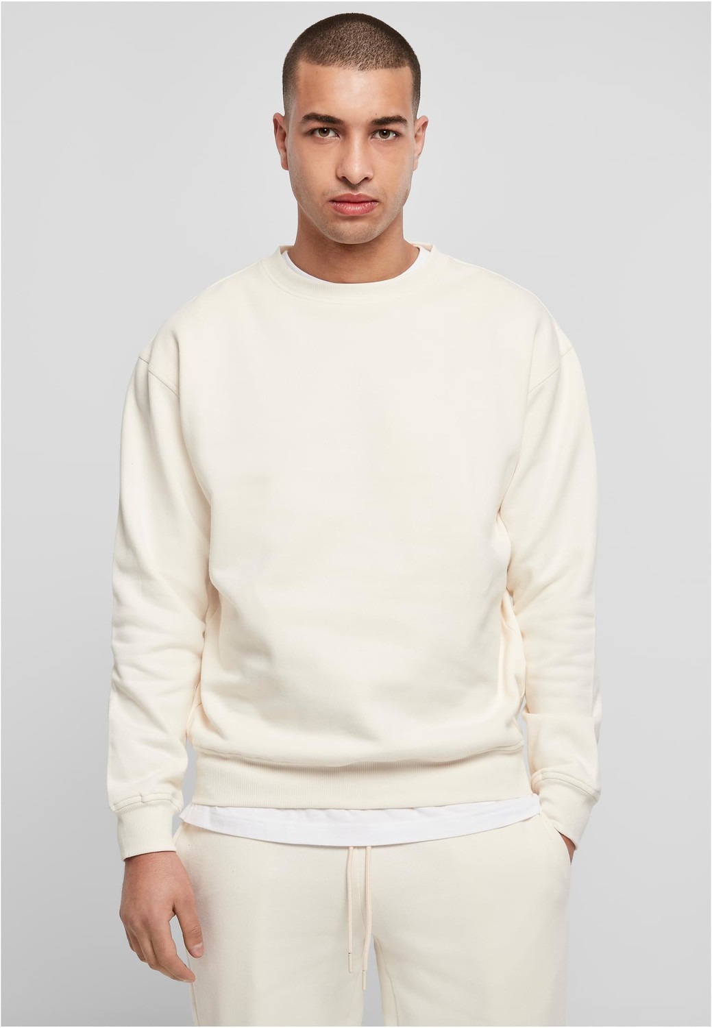 Sweatshirt with a whitesand neckline