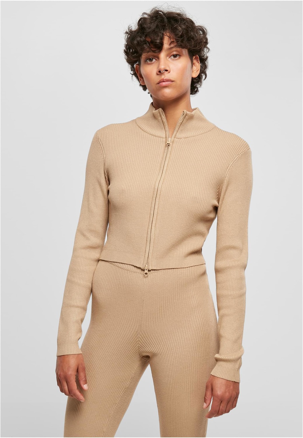 Women's sweater with zipper in beige color