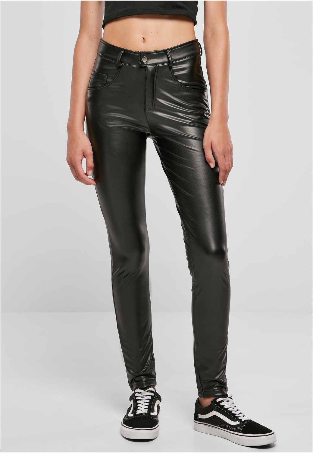 Women's mid-waisted synthetic leather trousers black