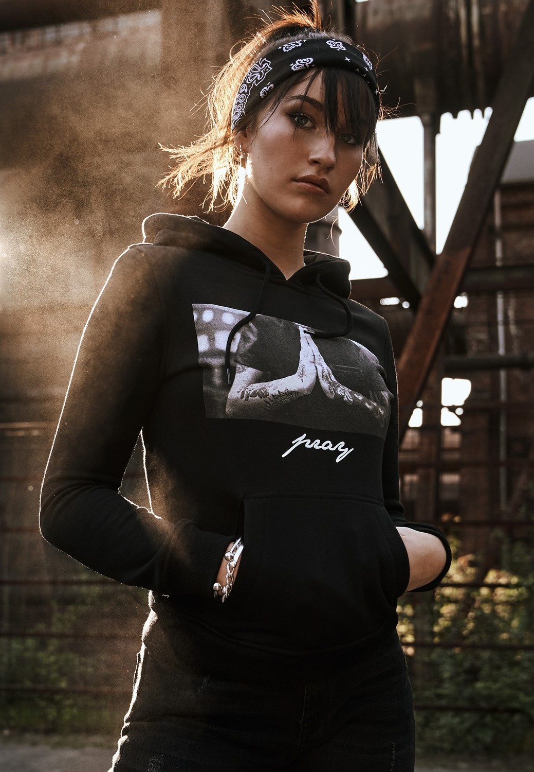 Ladies Pray Hoody Black