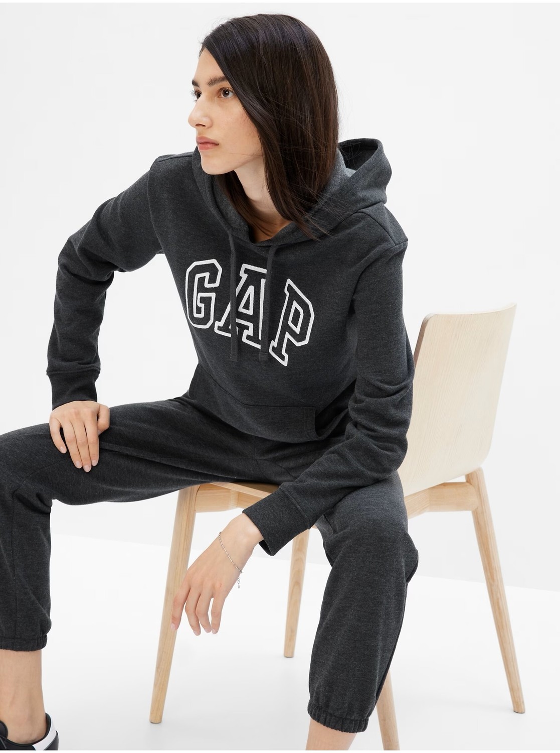 Tmavosivá dámska mikina s kapucňou GAP
